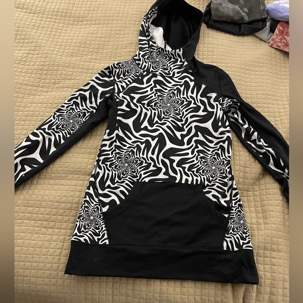 Orage base layer sweater shirt with hood